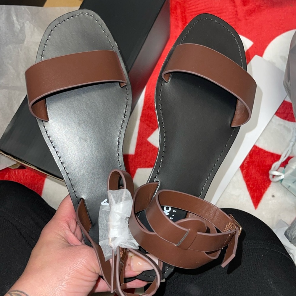 Women’s Fashion Nova Brown + Black Sandal Size 7.5
